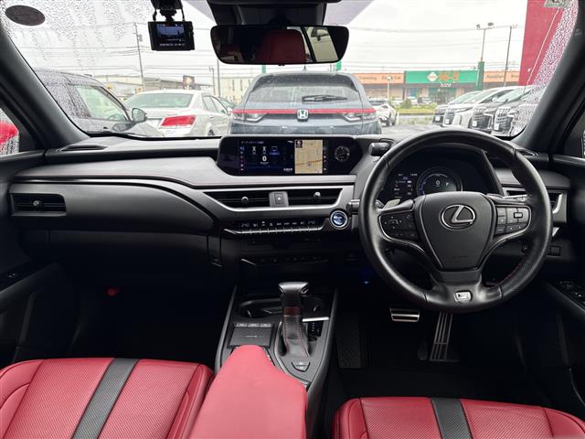 Lexus UX 11