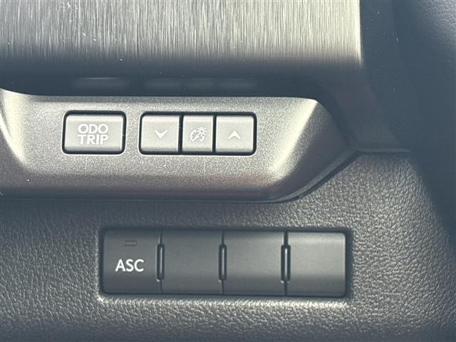 Lexus UX 7