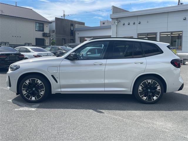 BMW iX3 8