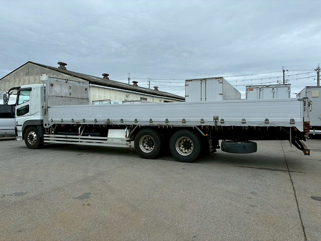 Mitsubishi Fuso Super Great 12
