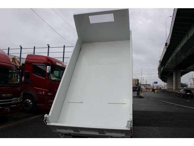 Mitsubishi Fuso Canter 10