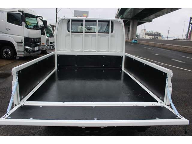 Mitsubishi Fuso Canter 7