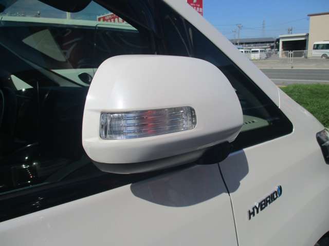Toyota Alphard Hybrid 9