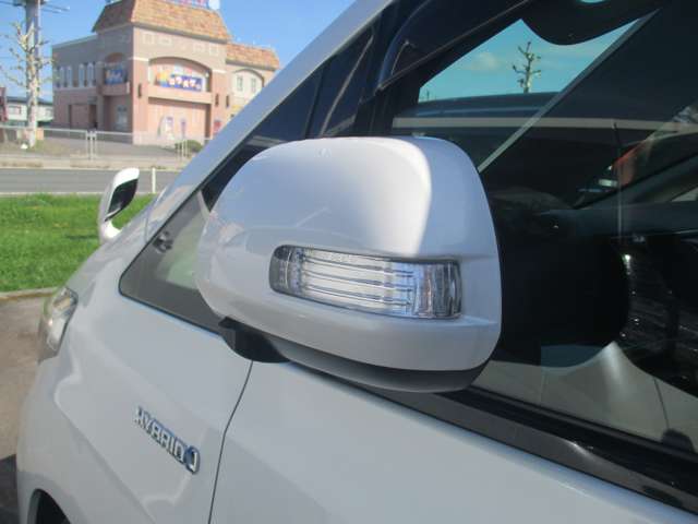 Toyota Alphard Hybrid 10