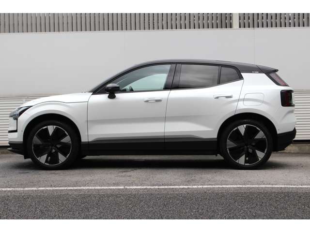 Volvo EX30 3