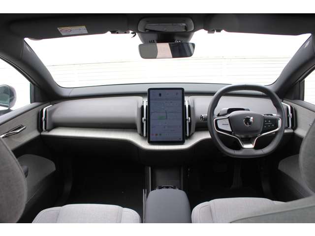 Volvo EX30 6