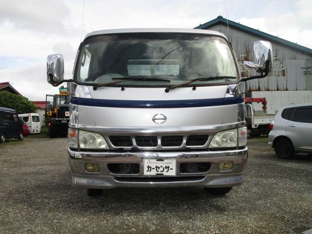 Hino Dutro 2