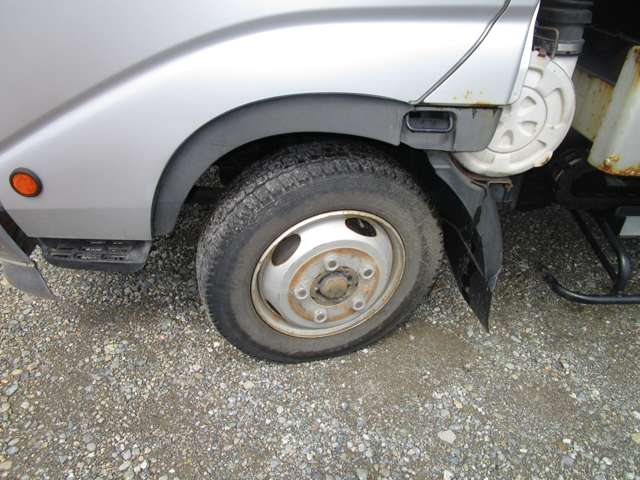 Hino Dutro 5
