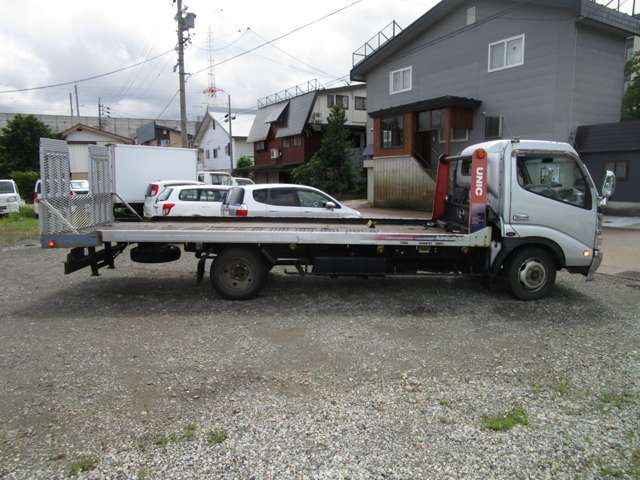 Hino Dutro 8