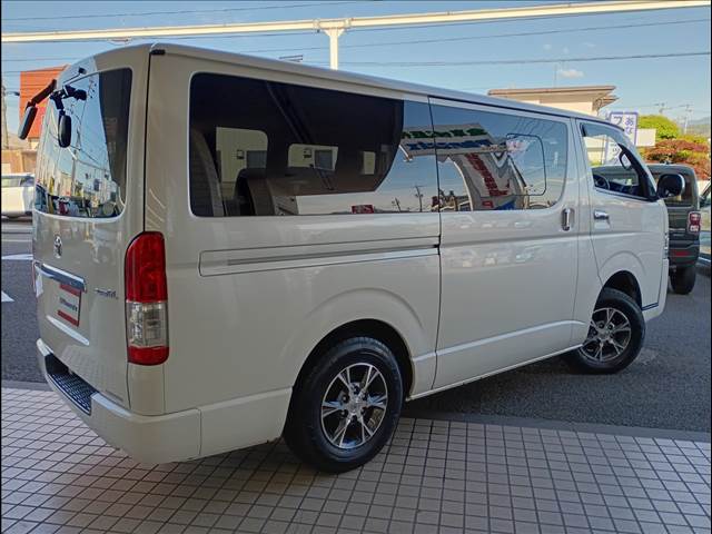 Toyota Regius Ace 3