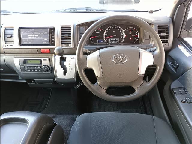 Toyota Regius Ace 4