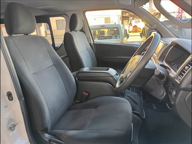 Toyota Regius Ace 5