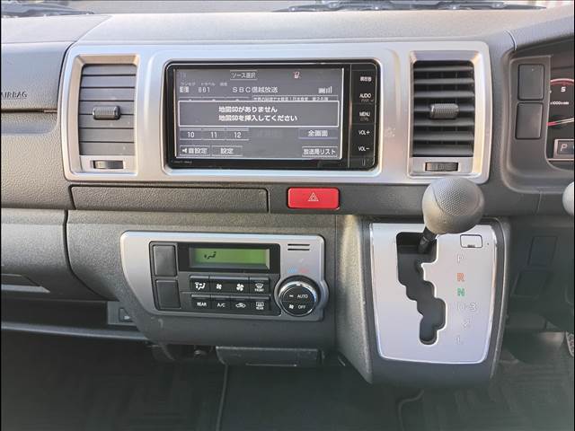 Toyota Regius Ace 6