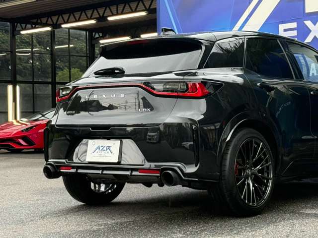 Lexus LBX 9