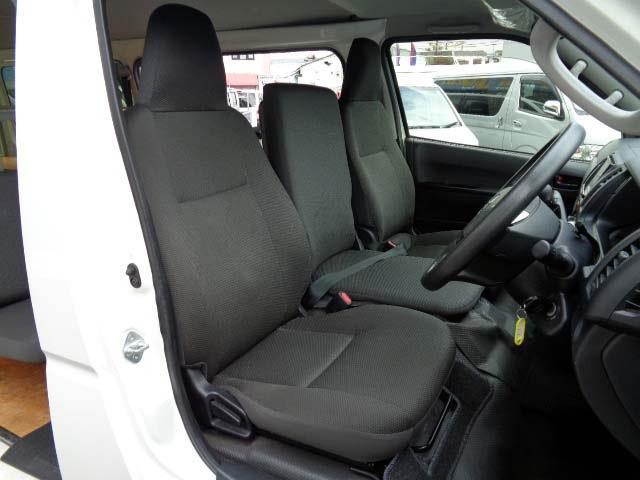 Toyota Hiace Van 5