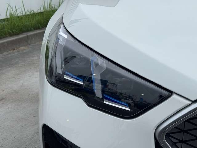 BMW iX2 9