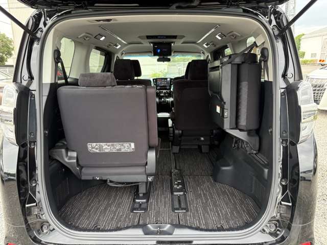 Toyota Vellfire 11