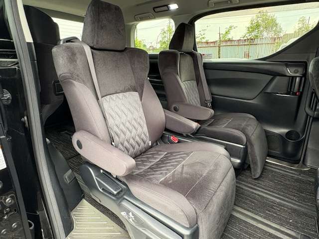 Toyota Vellfire 10