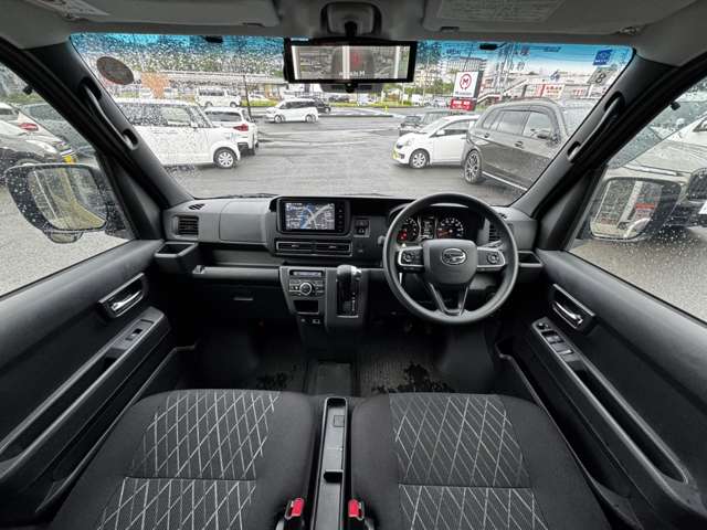 Daihatsu Atrai 7