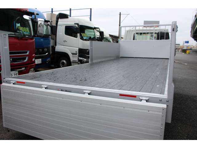 Mitsubishi Fuso Fighter 11