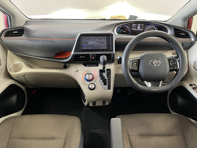 Toyota Sienta 5