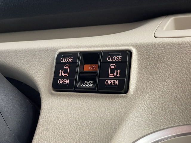 Toyota Sienta 8