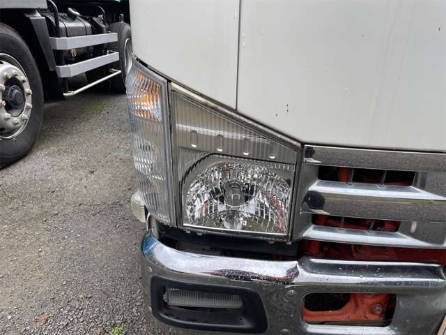 Isuzu Elf 5