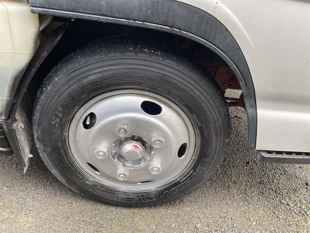 Isuzu Elf 6