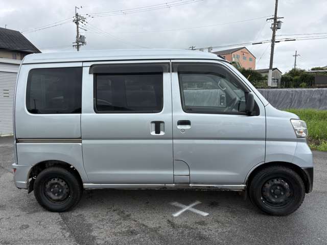 Daihatsu Hijet Cargo 11