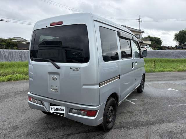 Daihatsu Hijet Cargo 12