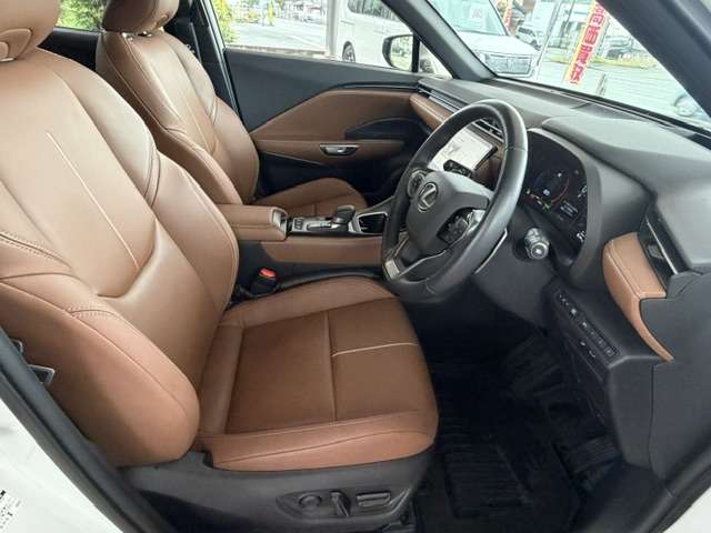 Lexus LBX 7