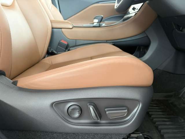 Lexus LBX 8