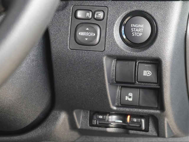 Toyota Hiace 8