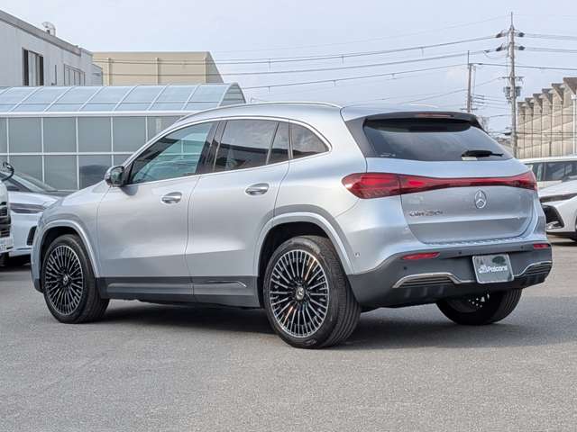 Mercedes-Benz EQA 11