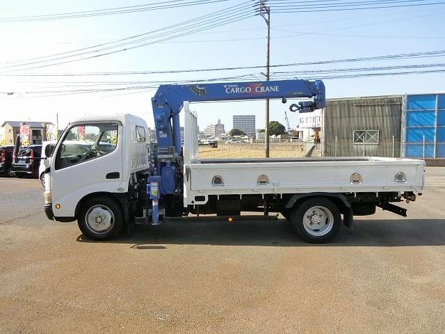 Hino Dutro 6