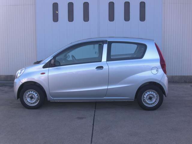 Daihatsu Mira 3