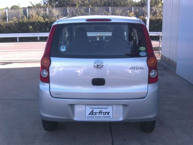 Daihatsu Mira 5