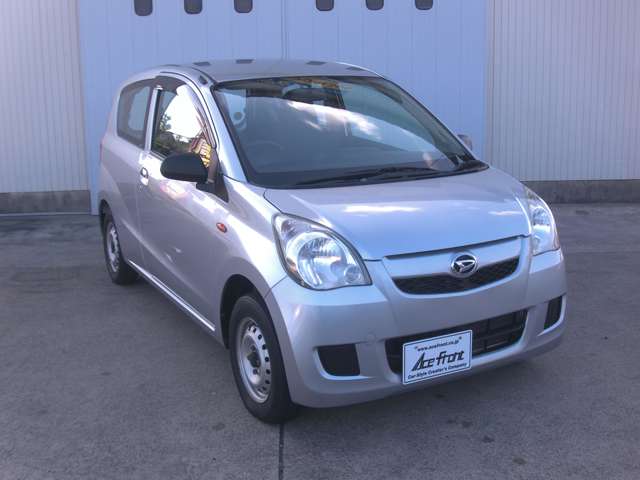 Daihatsu Mira 8