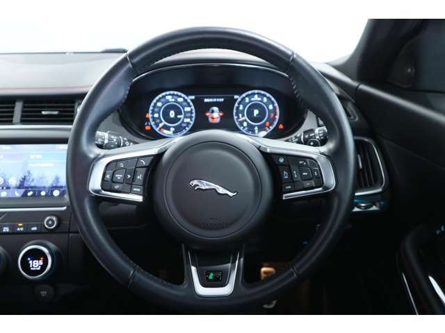 Jaguar E-Pace 7