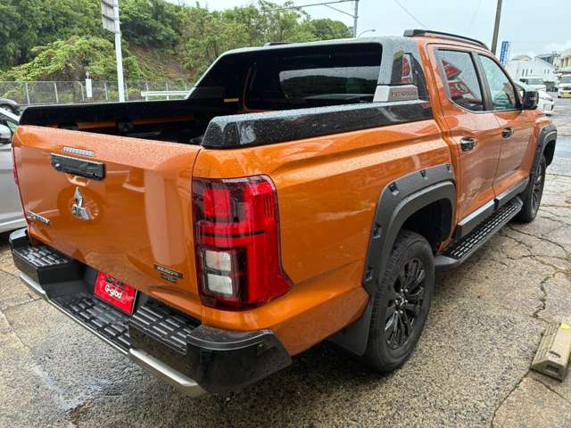 Mitsubishi Triton 11