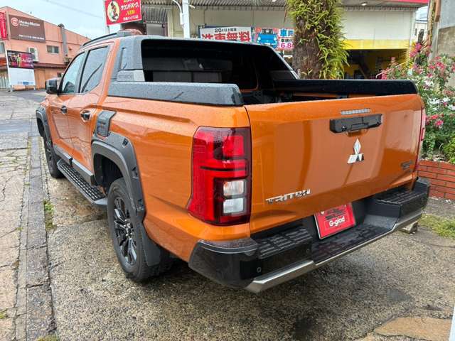 Mitsubishi Triton 12