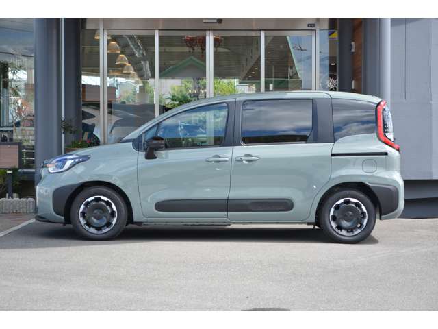 Toyota Sienta 7