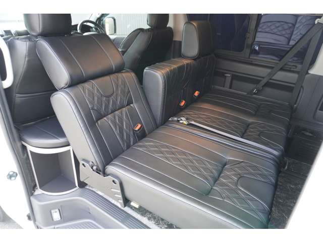 Toyota Hiace 5