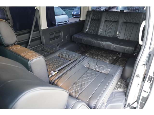 Toyota Hiace 6
