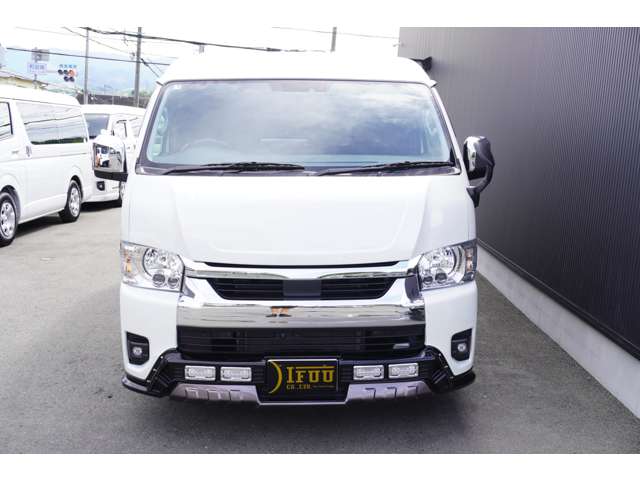 Toyota Hiace 8