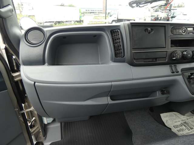 Mitsubishi Fuso Canter 12
