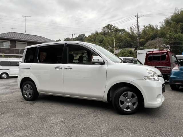 Toyota Sienta 2