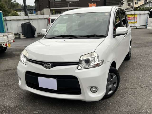 Toyota Sienta 3