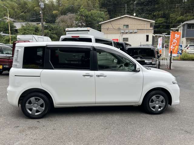 Toyota Sienta 7
