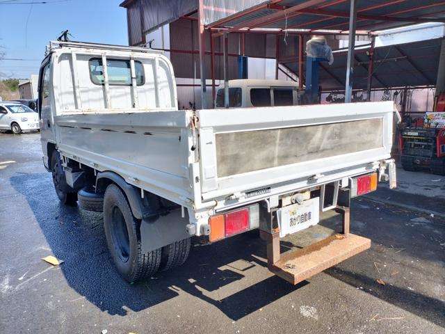 Isuzu Elf 3
